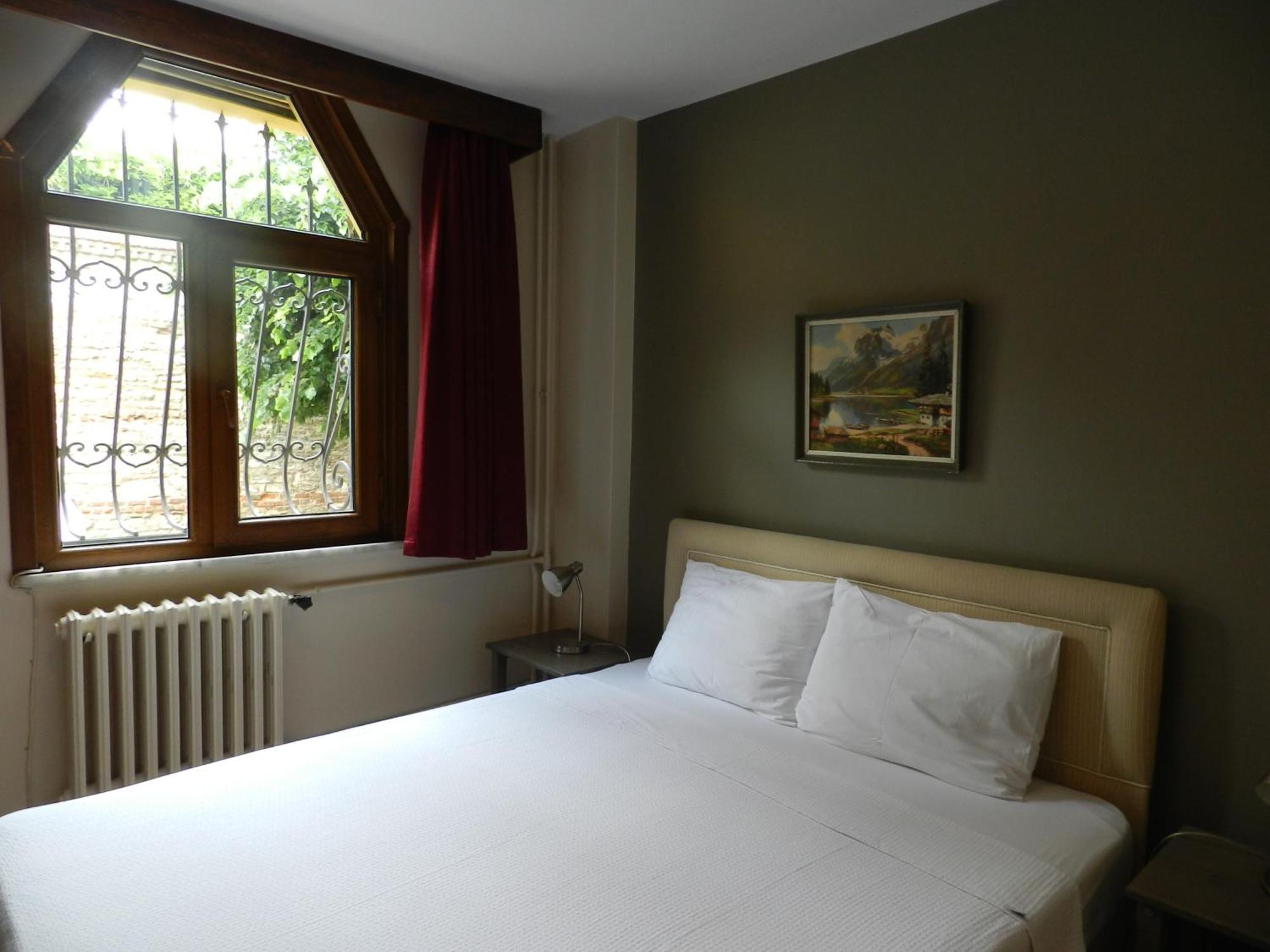 Berk Guest House - Grandma'S House อิสตันบูล ภายนอก รูปภาพ