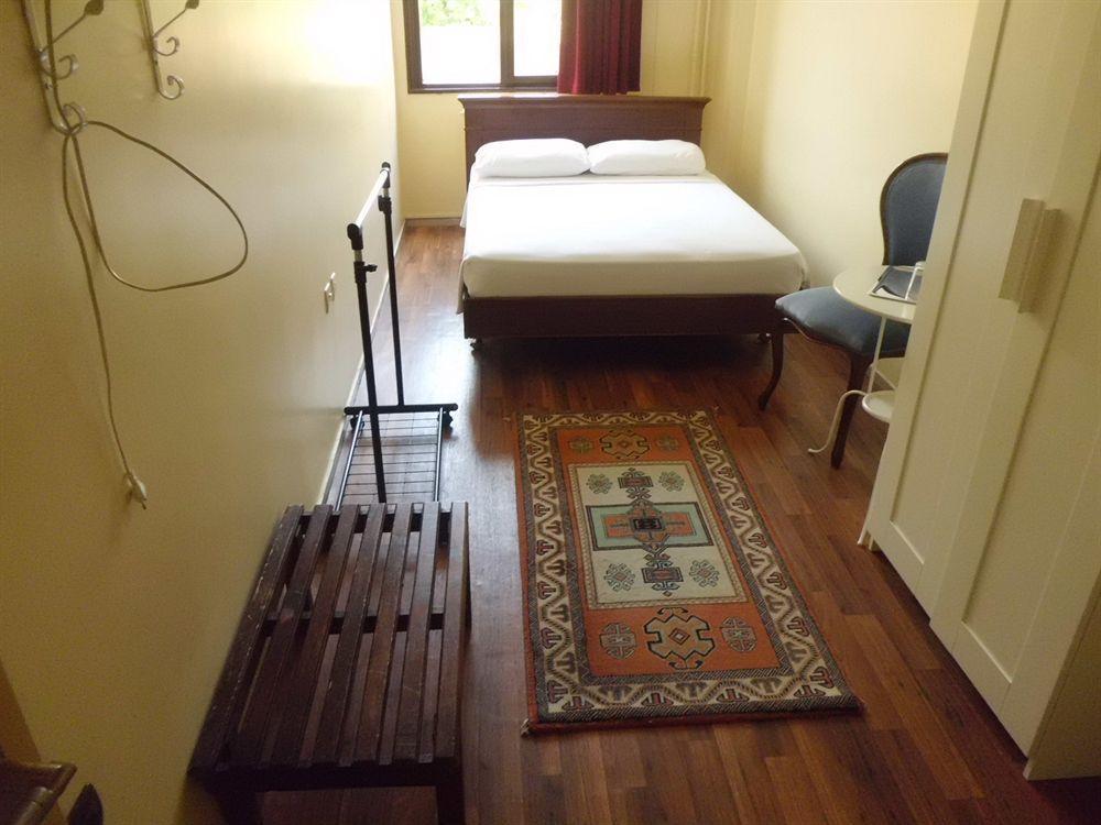 Berk Guest House - Grandma'S House อิสตันบูล ภายนอก รูปภาพ